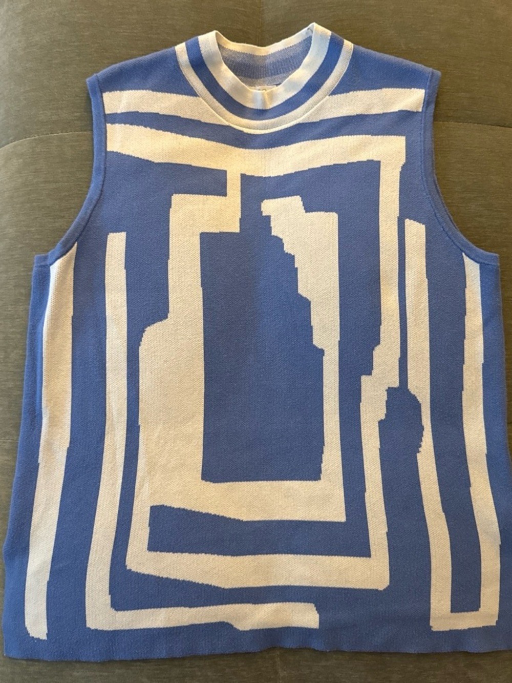 Blue & White Geometric Sleeveless Turtleneck Sweater - Women's